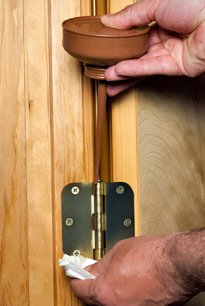 squeaky door
